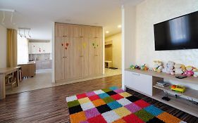 Colored Balloons - 3 Bedrooms, 3 Bathrooms, Equipped Large Apartments