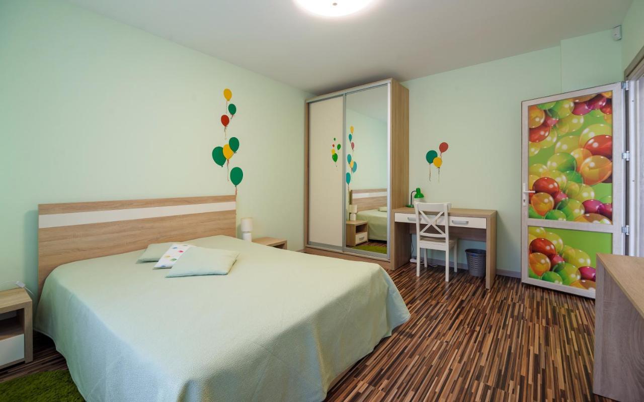 Colored Balloons - 3 Bedrooms, 3 Bathrooms, Equipped Large Apartments Львів Екстер'єр фото